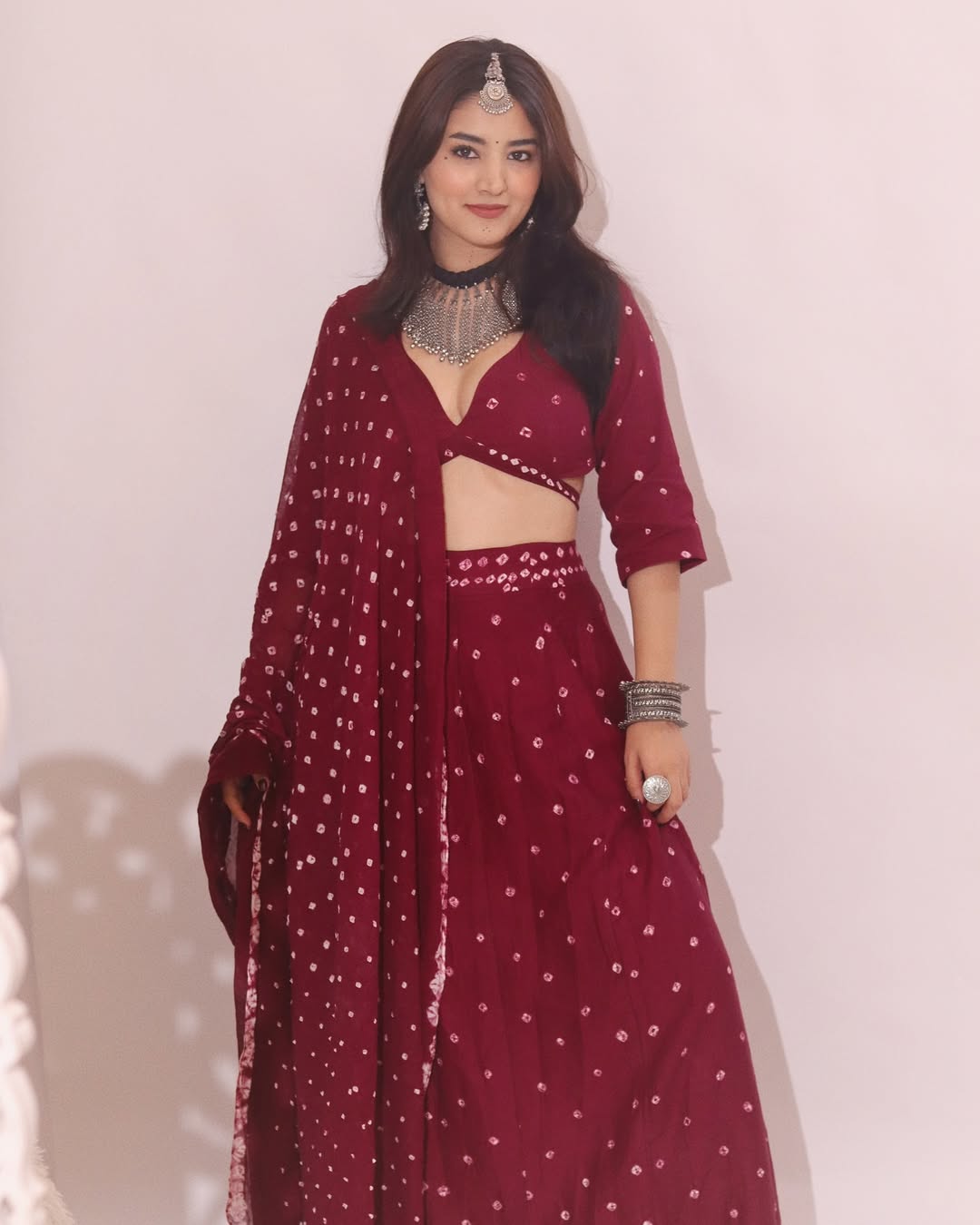 Maroon Bandhani