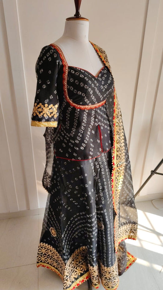 Kaalika Bandhej Lehenga Set