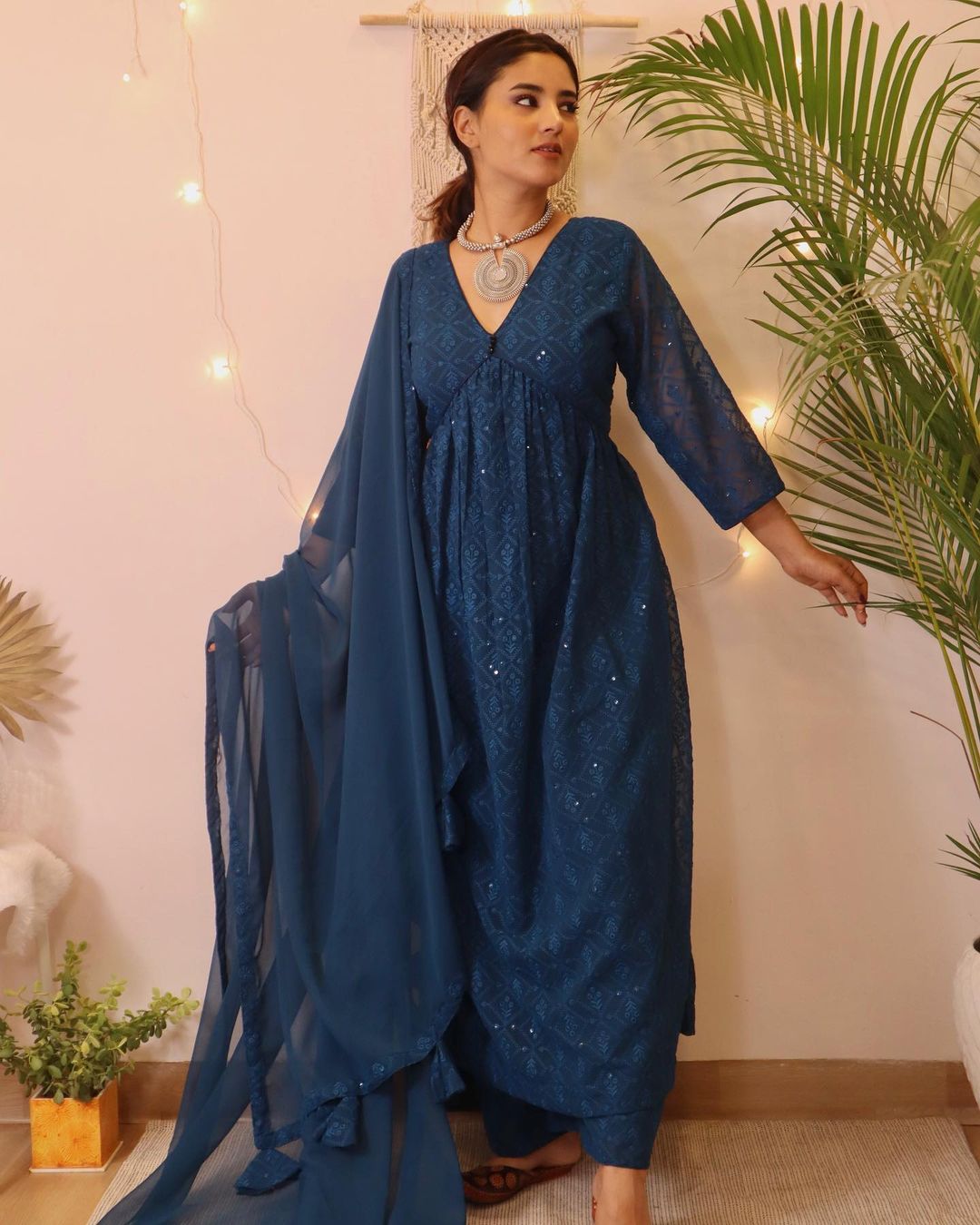 Blueberry V-neck Suit