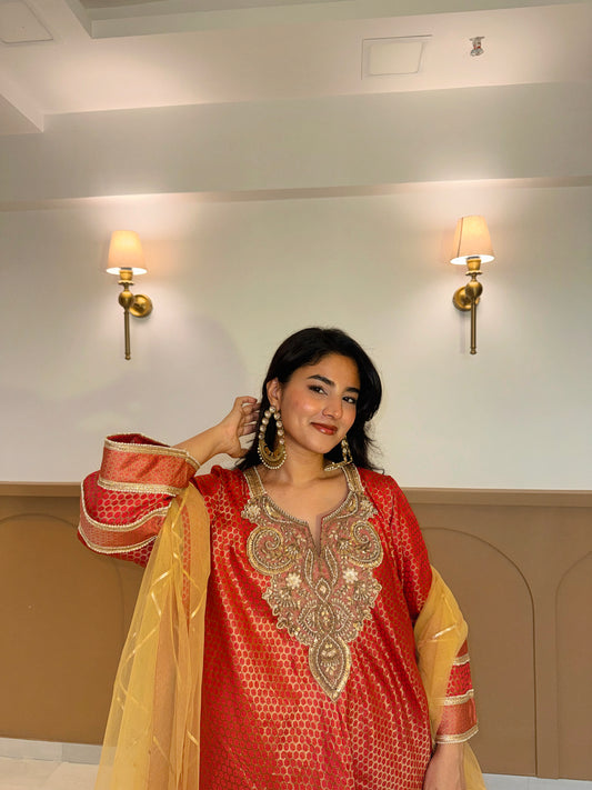 Crimson Noor Set
