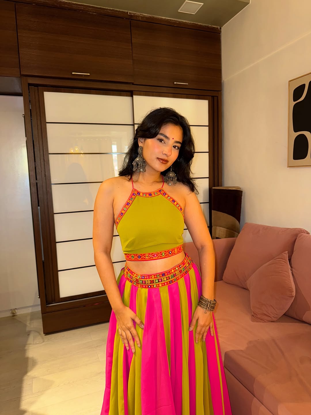 Gulaabi Hari Lehenga