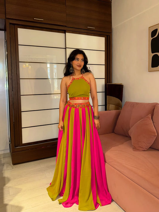 Gulaabi Hari Lehenga