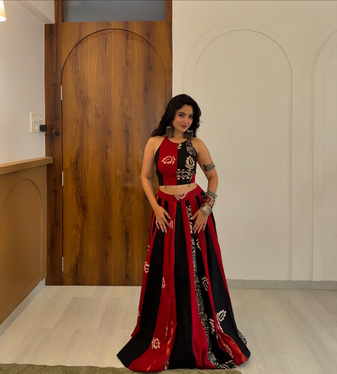Kaali Laal Raas
