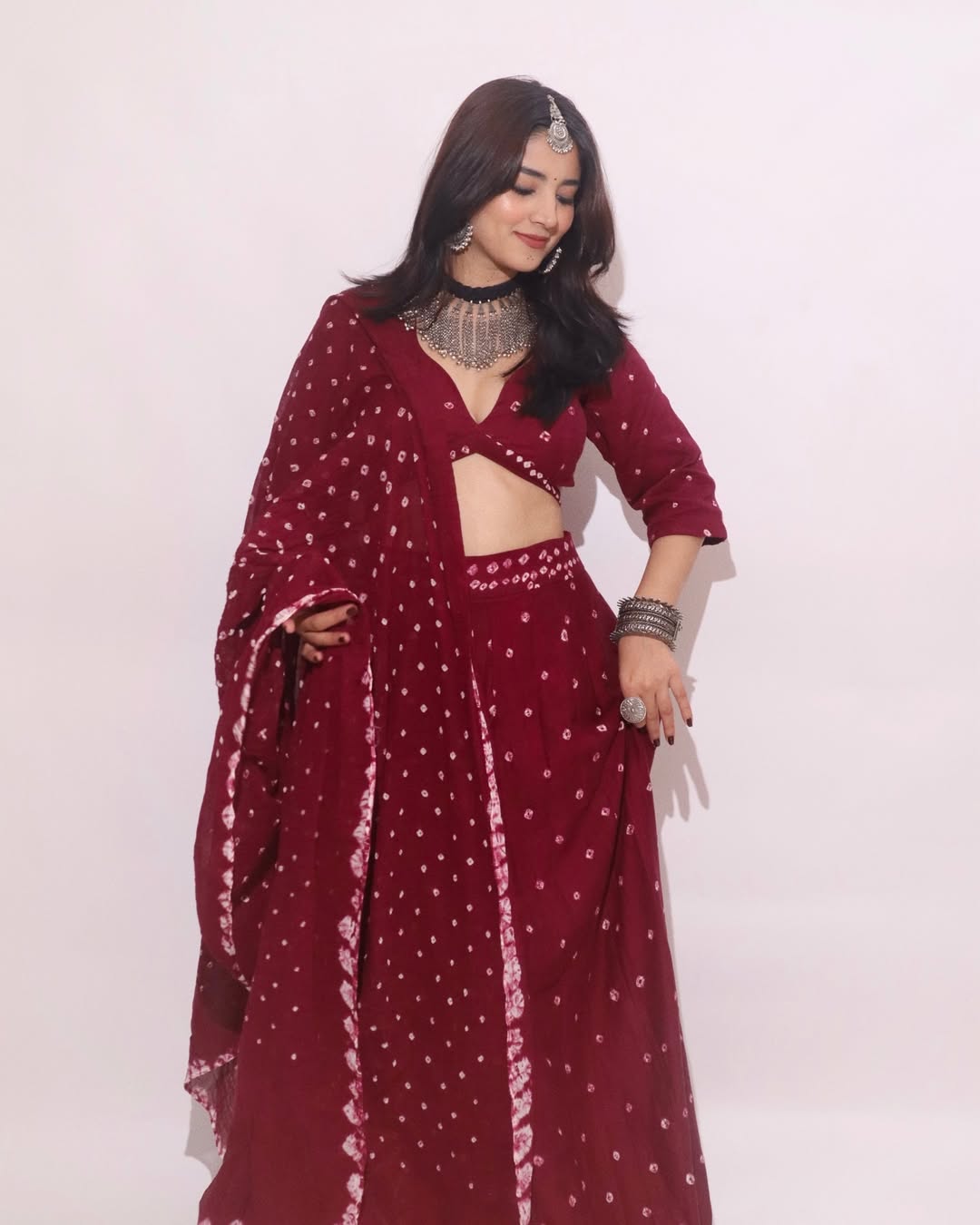 Maroon Bandhani