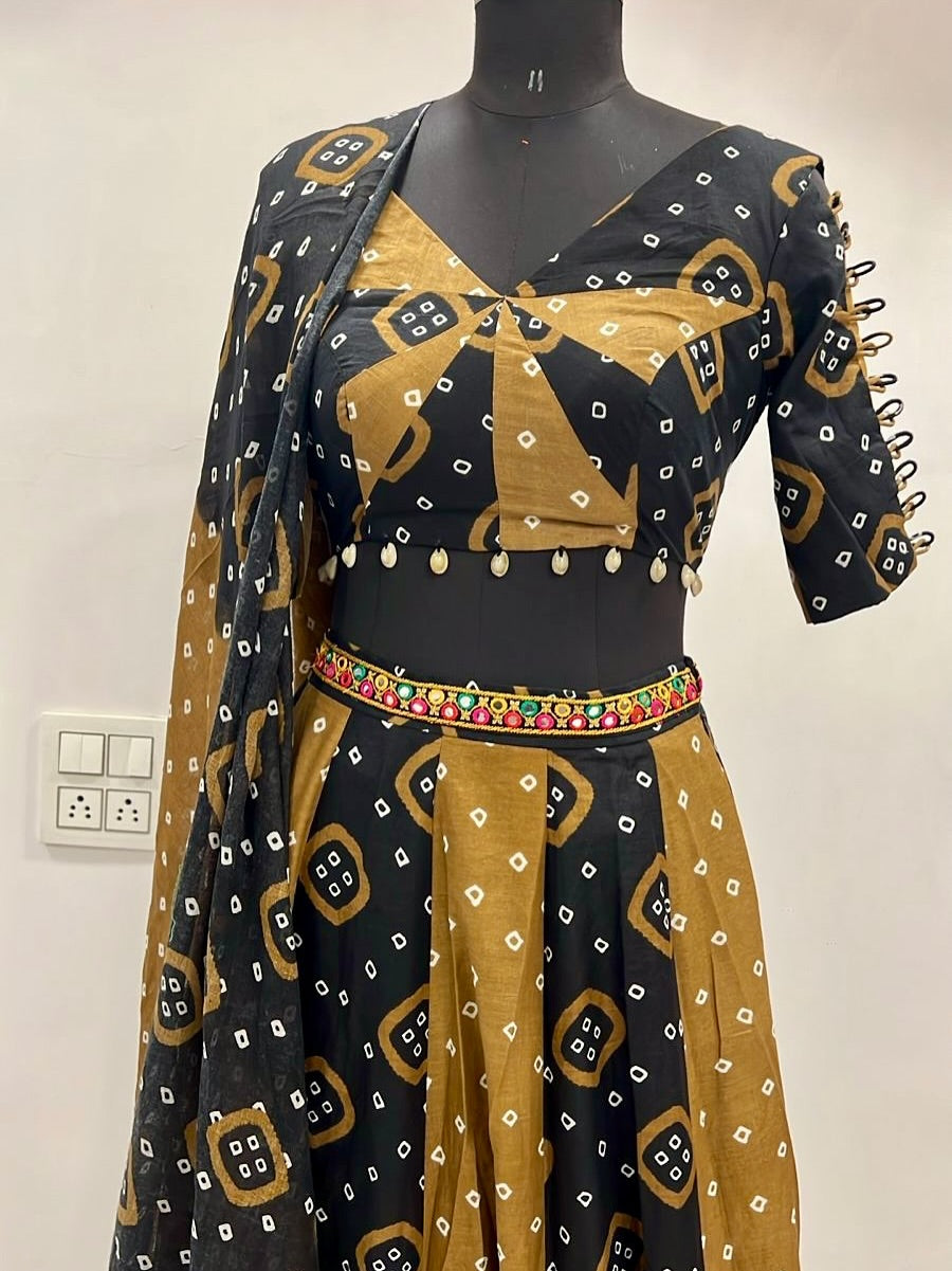 Rustic Bandhej Charm Set