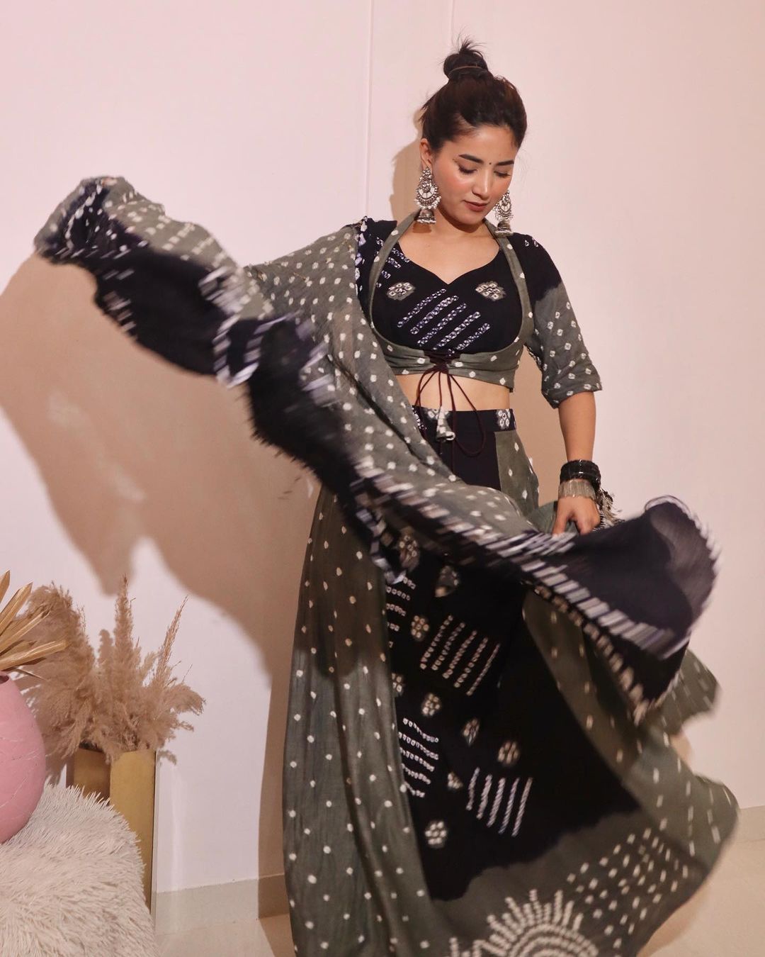 Navratri Black & Grey bandhani lehenga